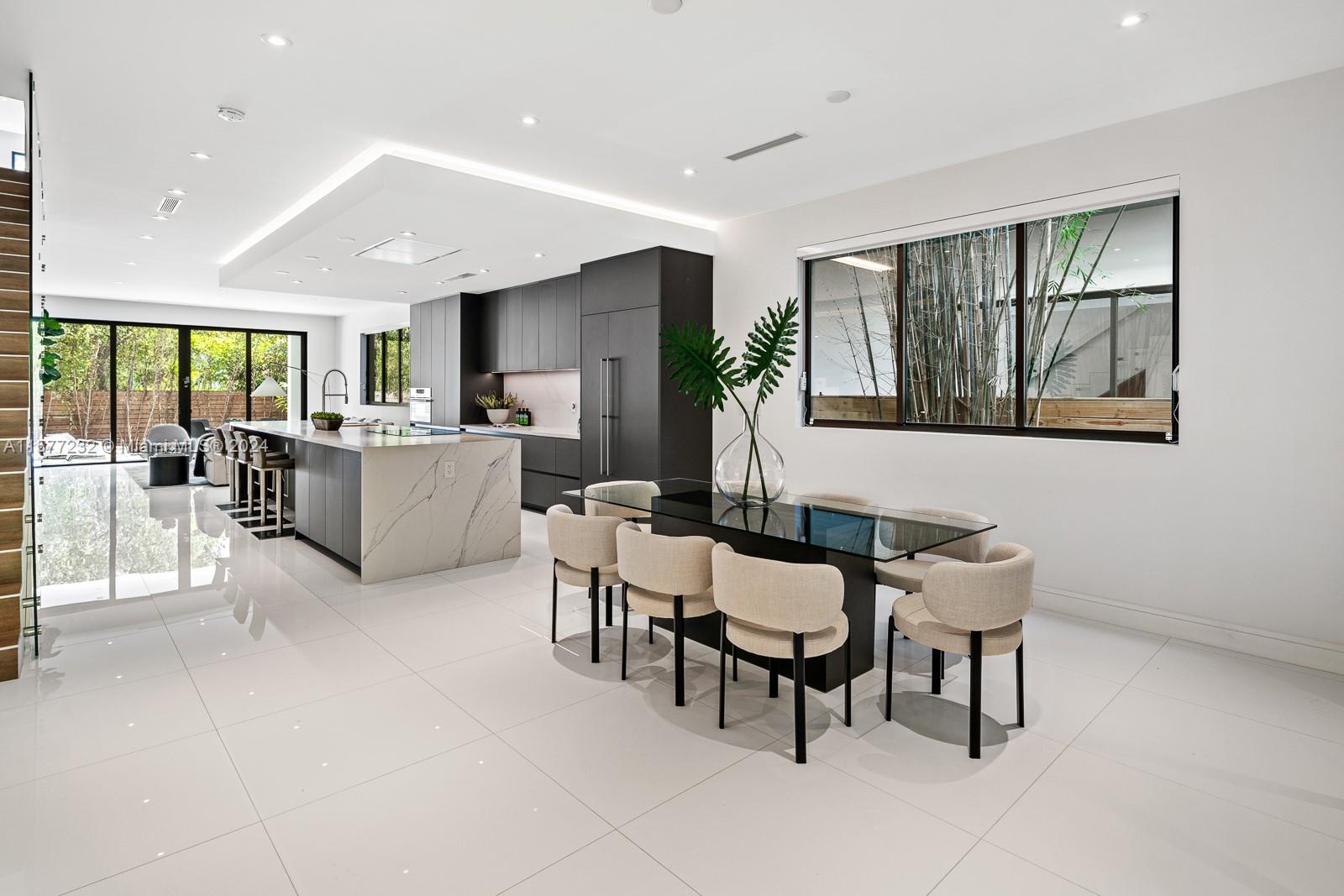 PALM TERRACE - Residential