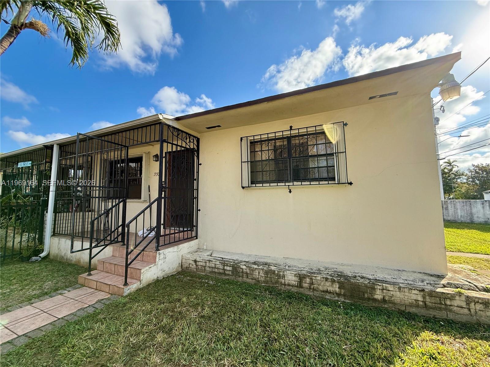 EVERGREEN LAWNS - Residential Lease