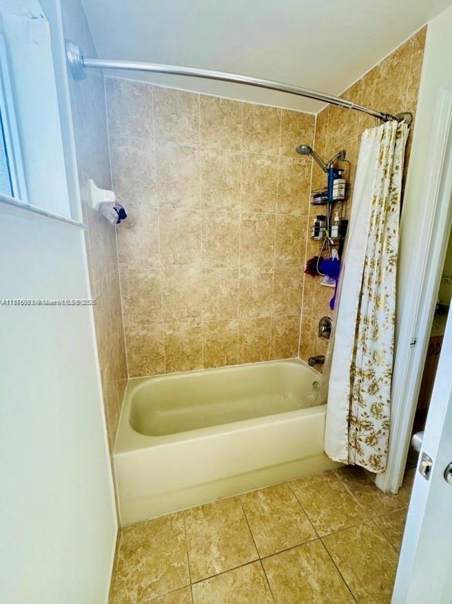 CHRISTOPHER GARDENS - Residential