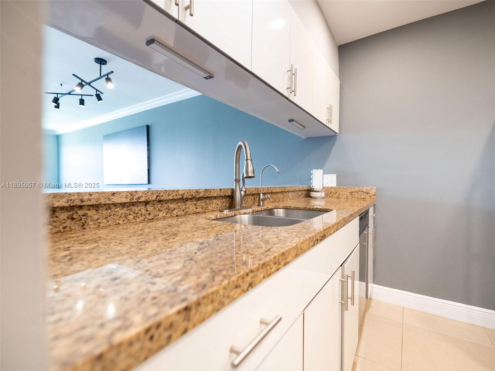 LAS VISTAS AT DORAL CONDO - Residential