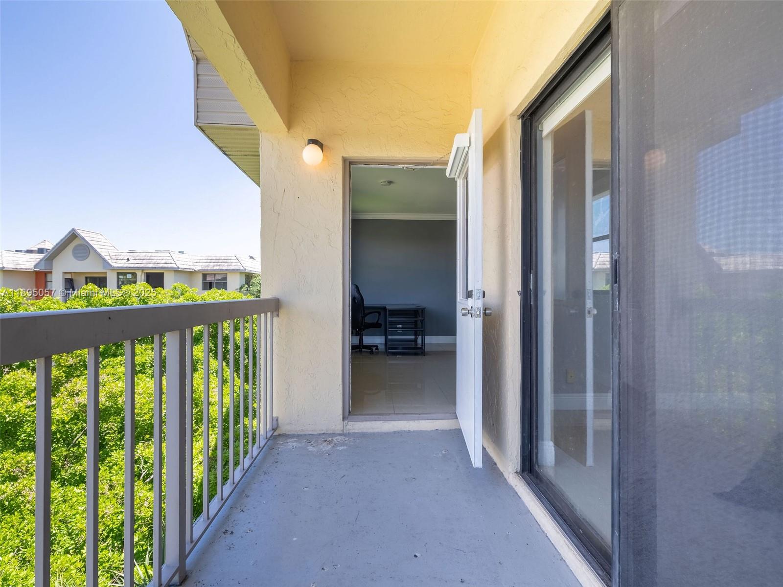 LAS VISTAS AT DORAL CONDO - Residential
