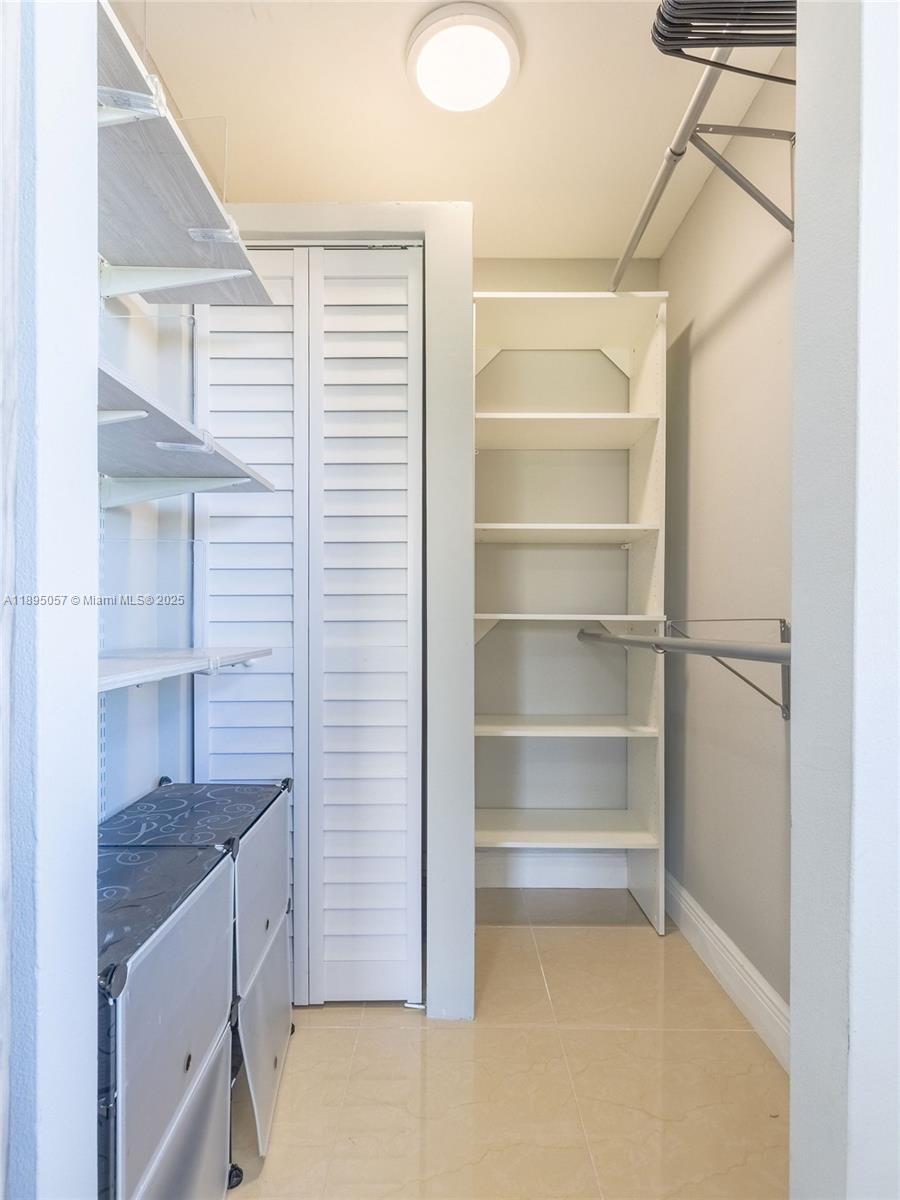 LAS VISTAS AT DORAL CONDO - Residential