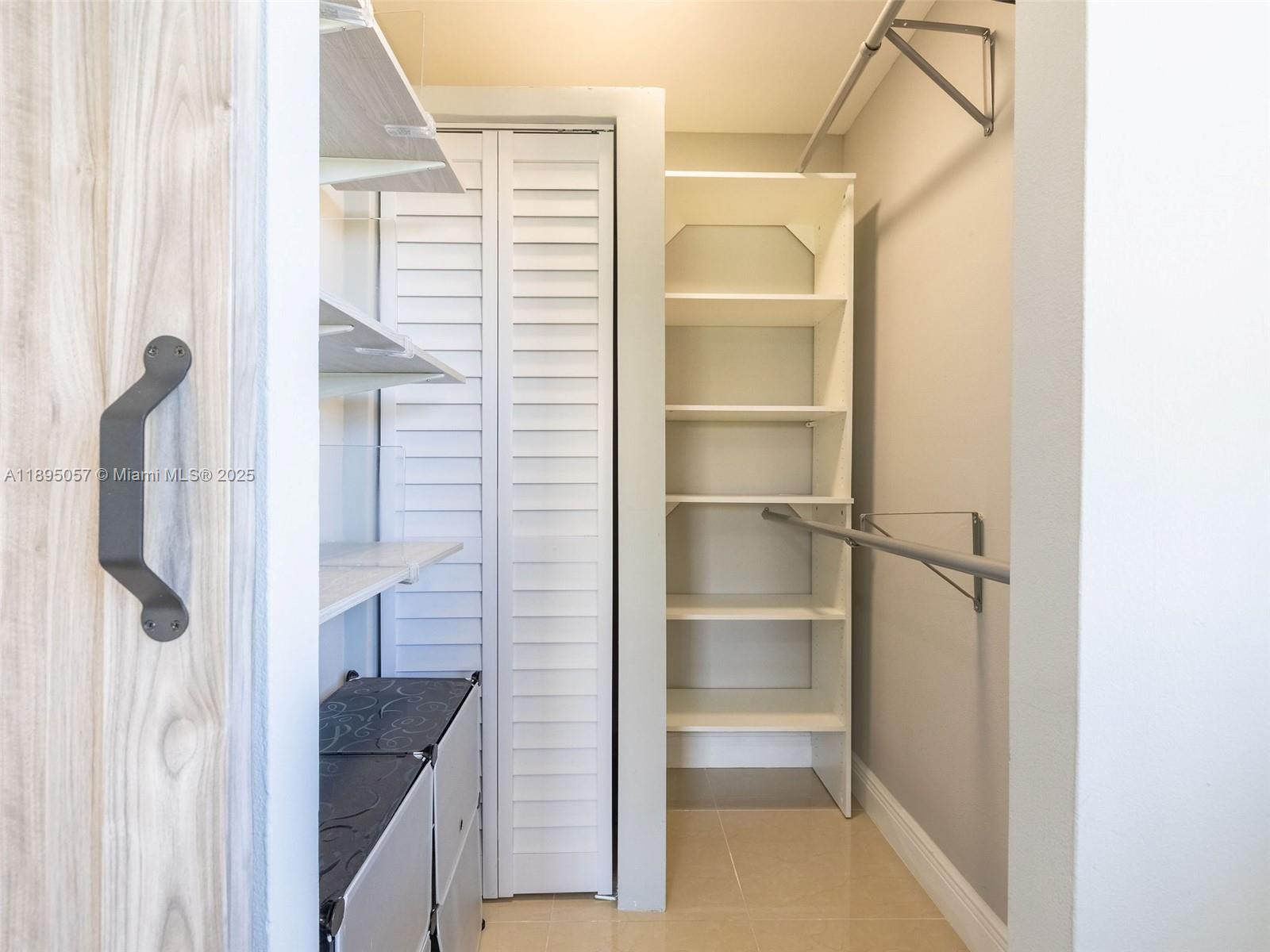 LAS VISTAS AT DORAL CONDO - Residential