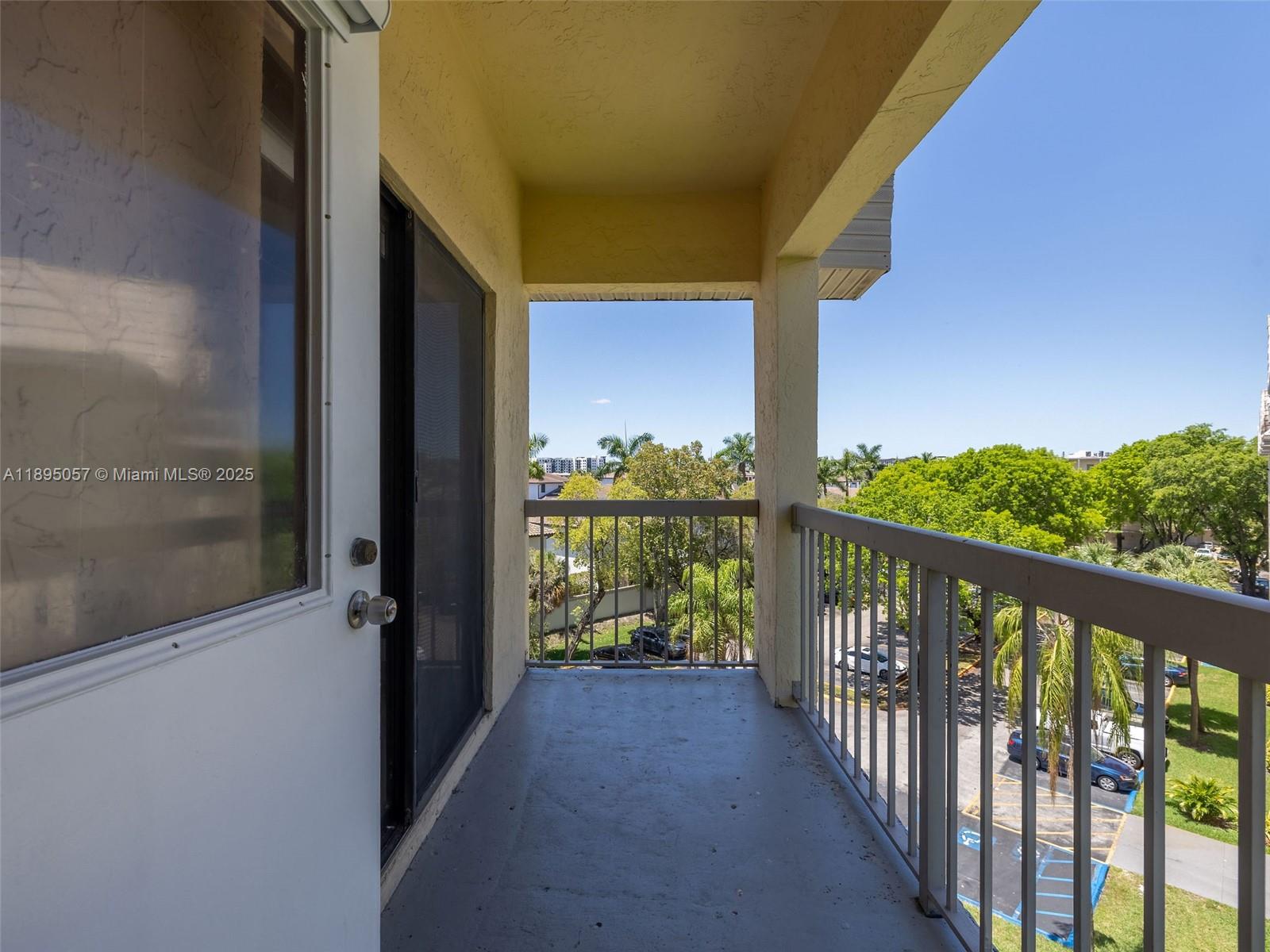 LAS VISTAS AT DORAL CONDO - Residential