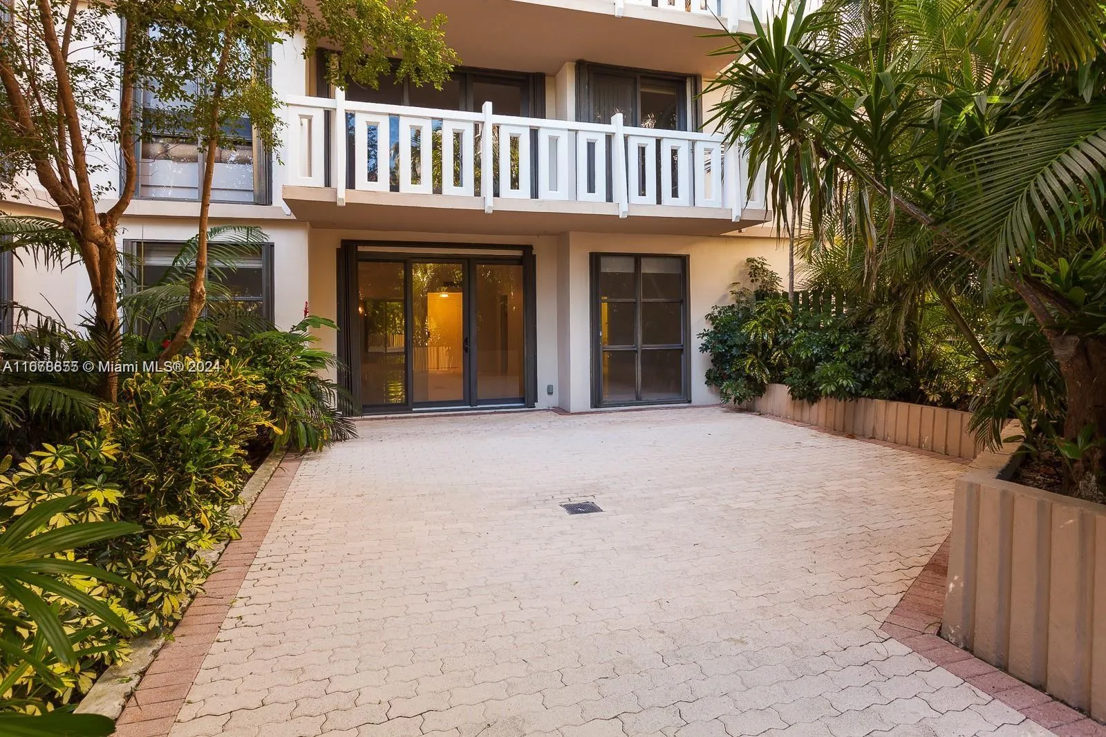 Key Biscayne, Florida 33149, United States, 2 Bedrooms Bedrooms, ,2 BathroomsBathrooms,Residential,Active,38124