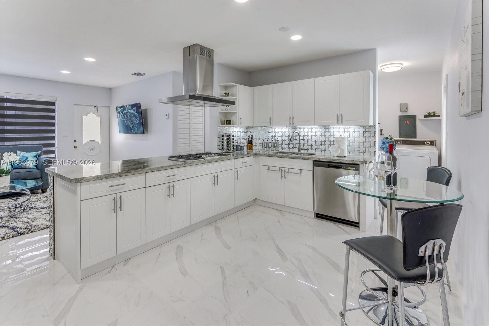 PALM SPRINGS SEC 4 - 5TH - Residential Lease