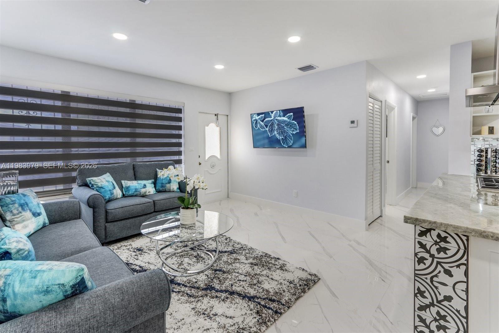 PALM SPRINGS SEC 4 - 5TH - Residential Lease