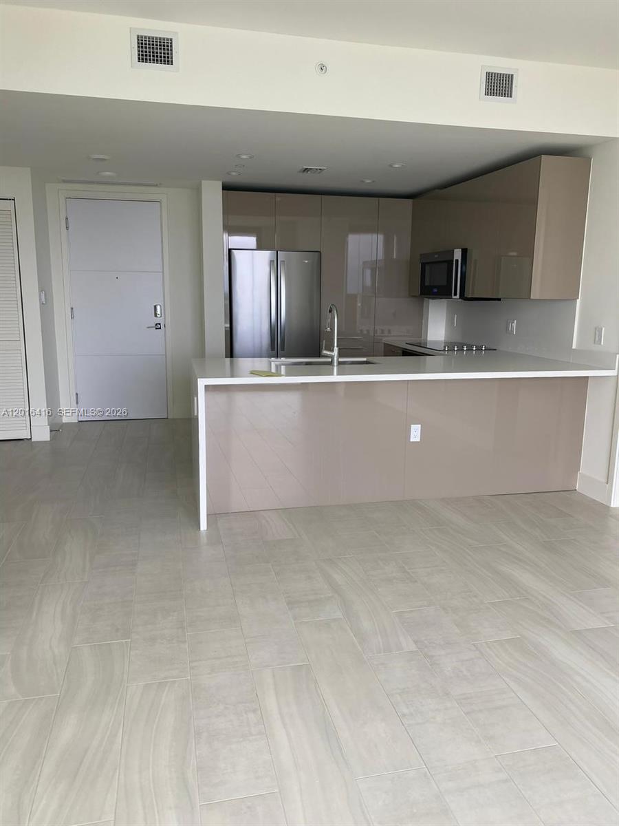 METROPICA NORTH TOWER ONE - Residential Lease