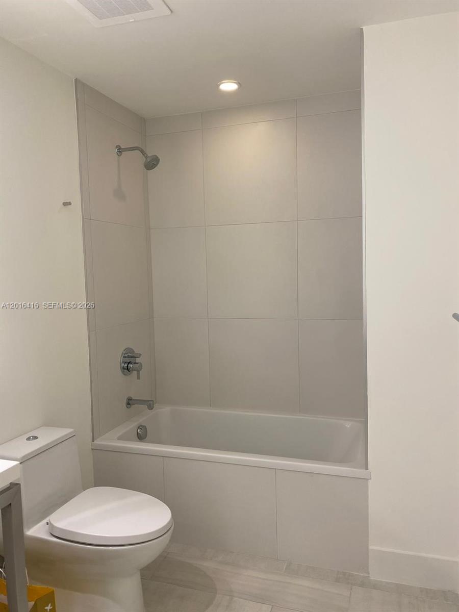METROPICA NORTH TOWER ONE - Residential Lease