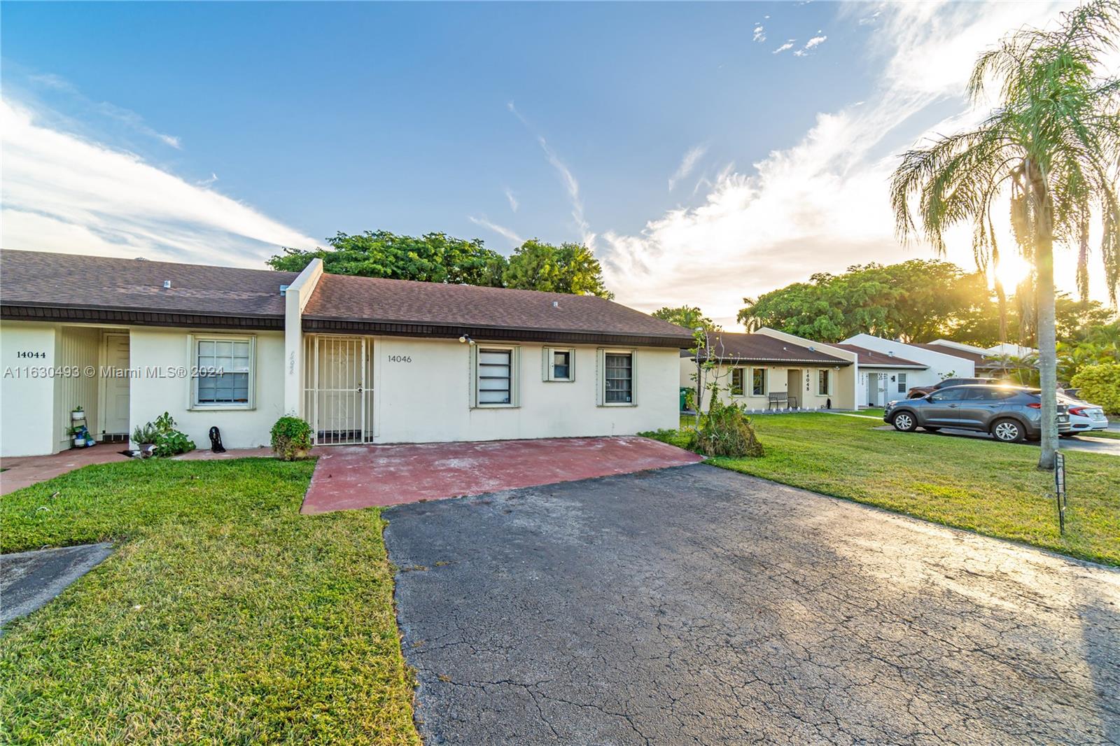 well located corner townhouse in Bent tree, feels like a single-family home. very low Hoa fee, spacious 3-bedroom 2 bath boast tile floors throughout , great lay out, patio excellent location in west kendall
