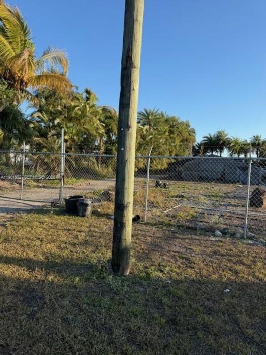 This is a lease of a working nursery . The property share a single family home that is not included in the lease. The available property that is being leases is approximately 3.5 to 4
acres. The owners will extend a lease for up to 3 years.
Feel free to drive by, but please do not enter since property unannounced. Please call listing agent