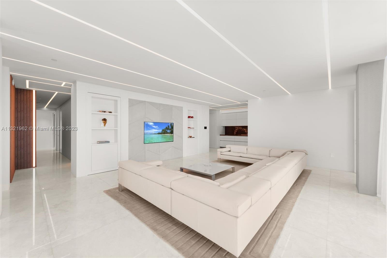 CONTINUUM ON SOUTH BEACH - Residential