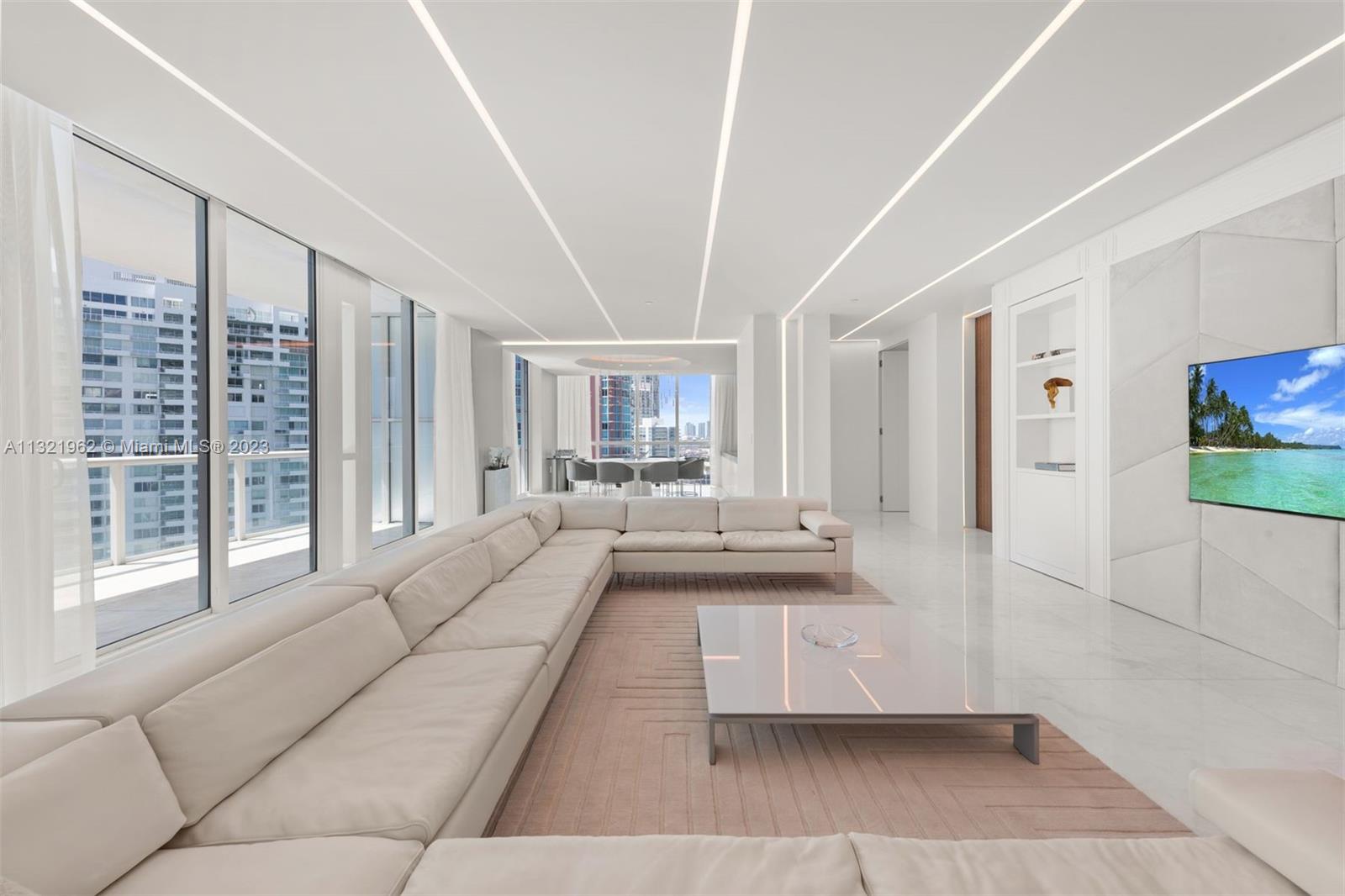 CONTINUUM ON SOUTH BEACH - Residential