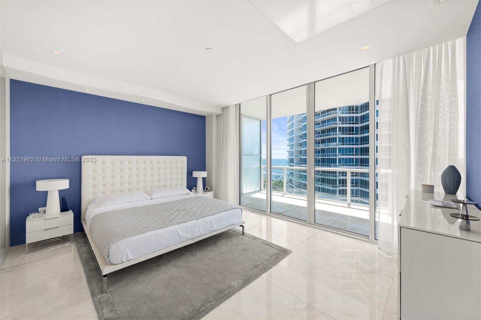 CONTINUUM ON SOUTH BEACH - Residential