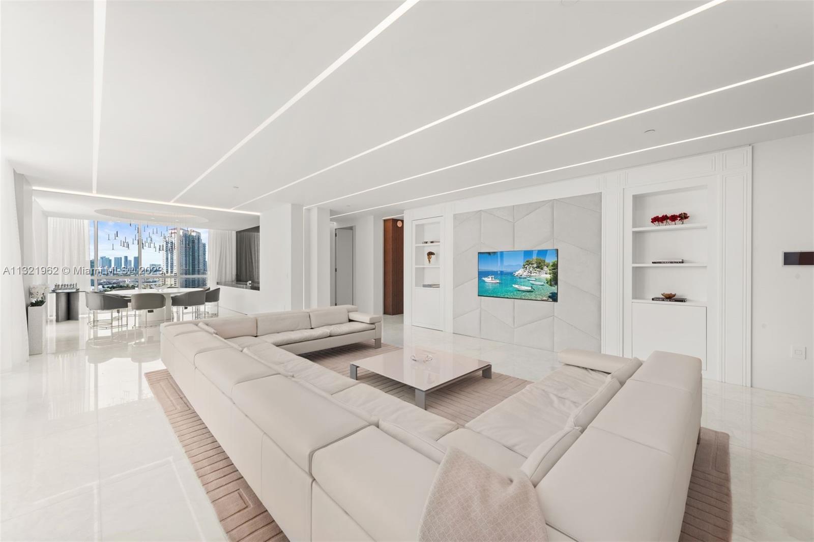 CONTINUUM ON SOUTH BEACH - Residential