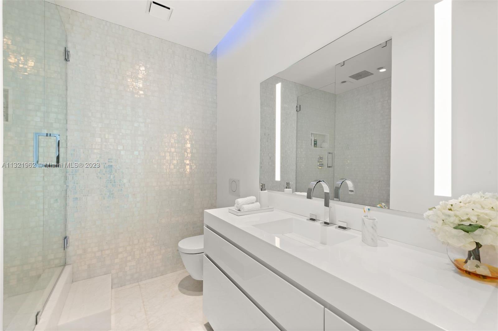 CONTINUUM ON SOUTH BEACH - Residential