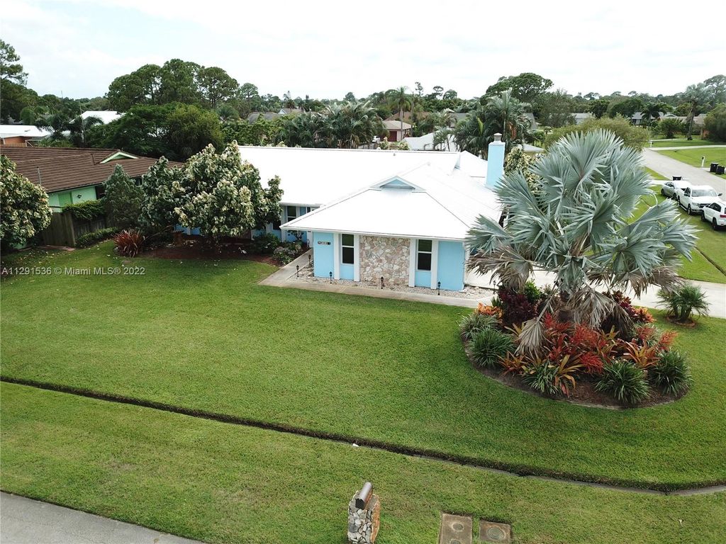 Photo of 902 SE Brookedge Ave, Port Saint Lucie, FL 34983 (MLS # A11291536)