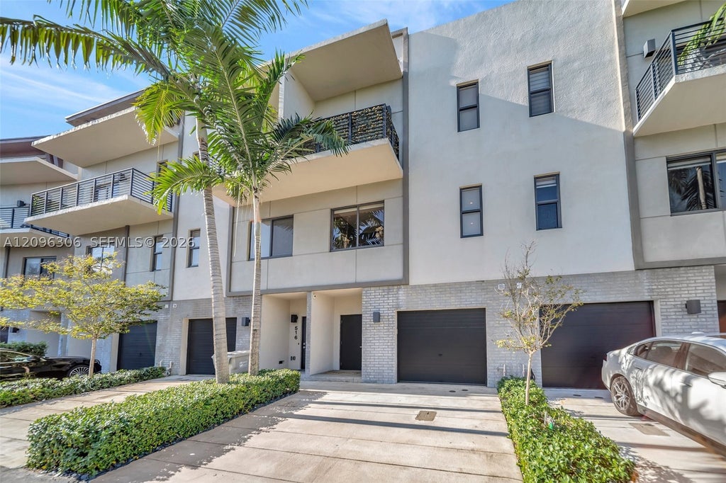 Photo of 508 SE 1st Cir, Pompano Beach, FL 33060 (MLS # A12096306)