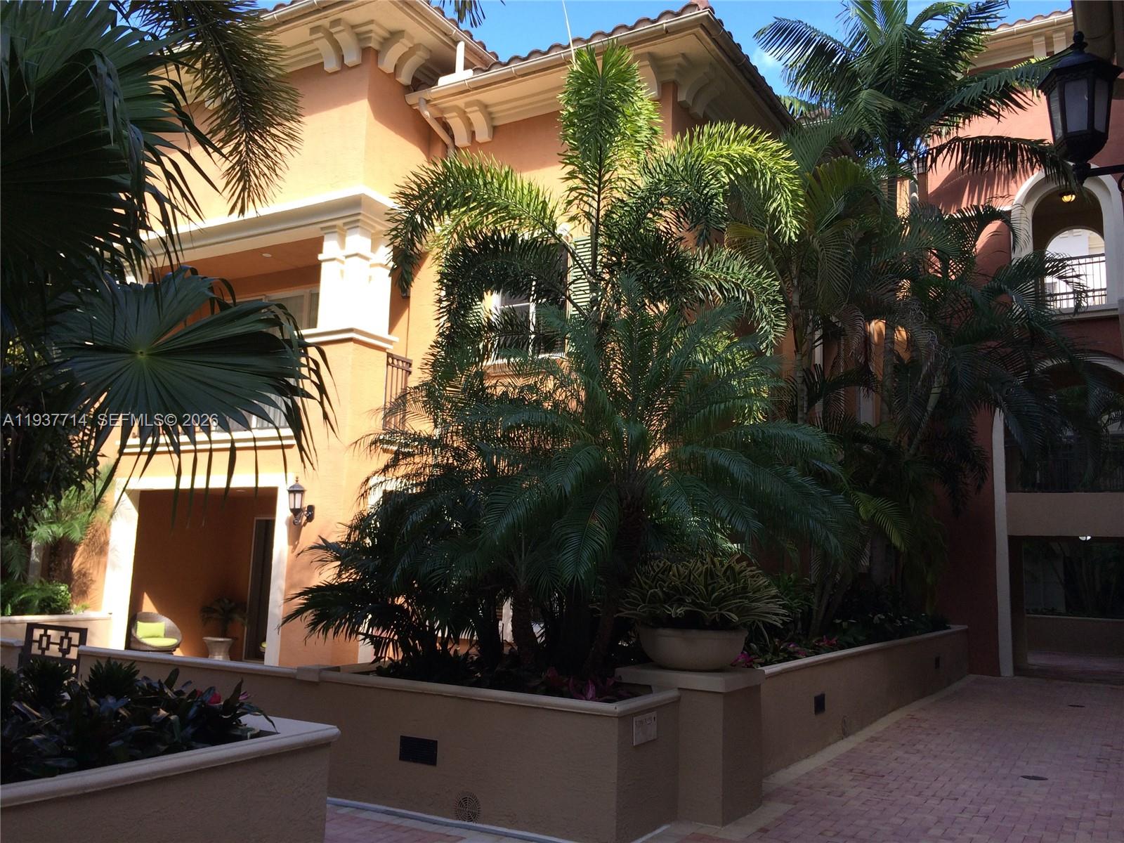 VILLA CARRARA CONDO - Residential