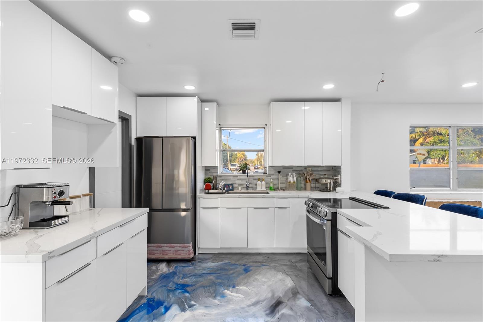 LAUDERDALE LAKES WEST GAT - Residential