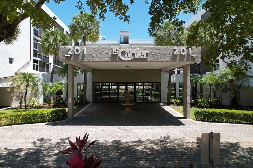 Sunny Isles Beach Condo – Short-Term Rental Permitted (Min. 7 Days)
Located in Sunny Isles Beach, this well-maintained residence offers an excellent opportunity for both end-users and investors. The unit features an updated kitchen with modern finishes and a private balcony providing additional outdoor living space.Short-term rentals are permitted with a minimum lease term of 7 days, offering strong income potential. Ideally situated near the beach, shopping, dining, and major roadways.A great opportunity to own in a highly desirable coastal community