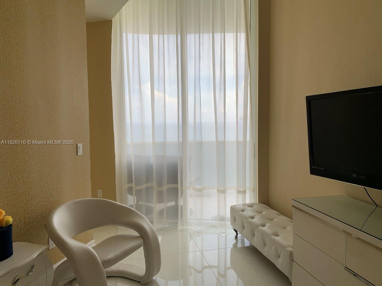 TDR TOWER I CONDO - Residential Lease