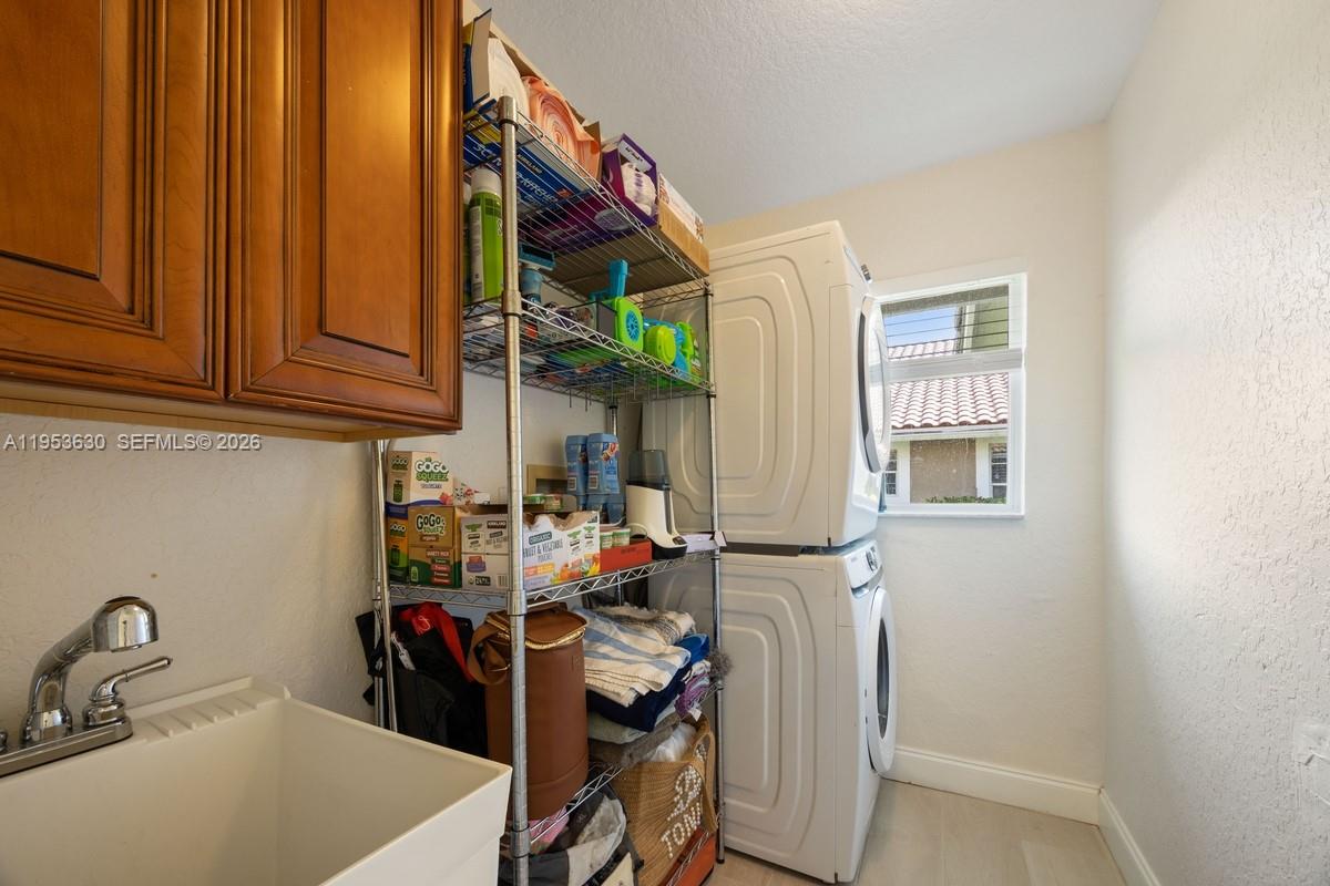 THE ISLES - Residential