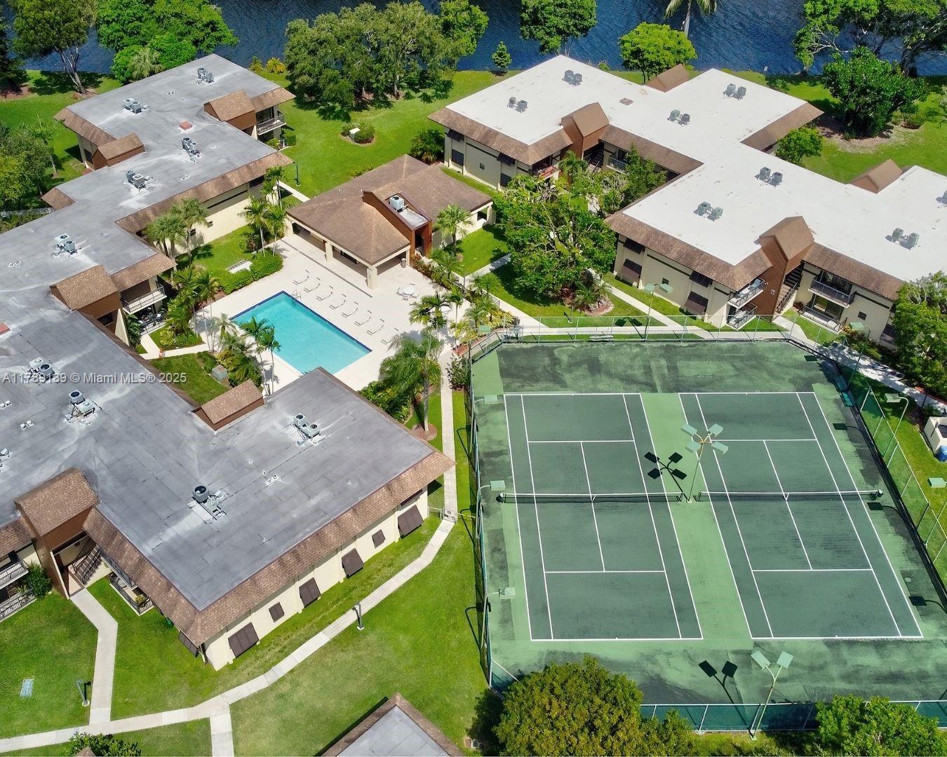 KINGS CREEK WEST CONDO BL - Residential