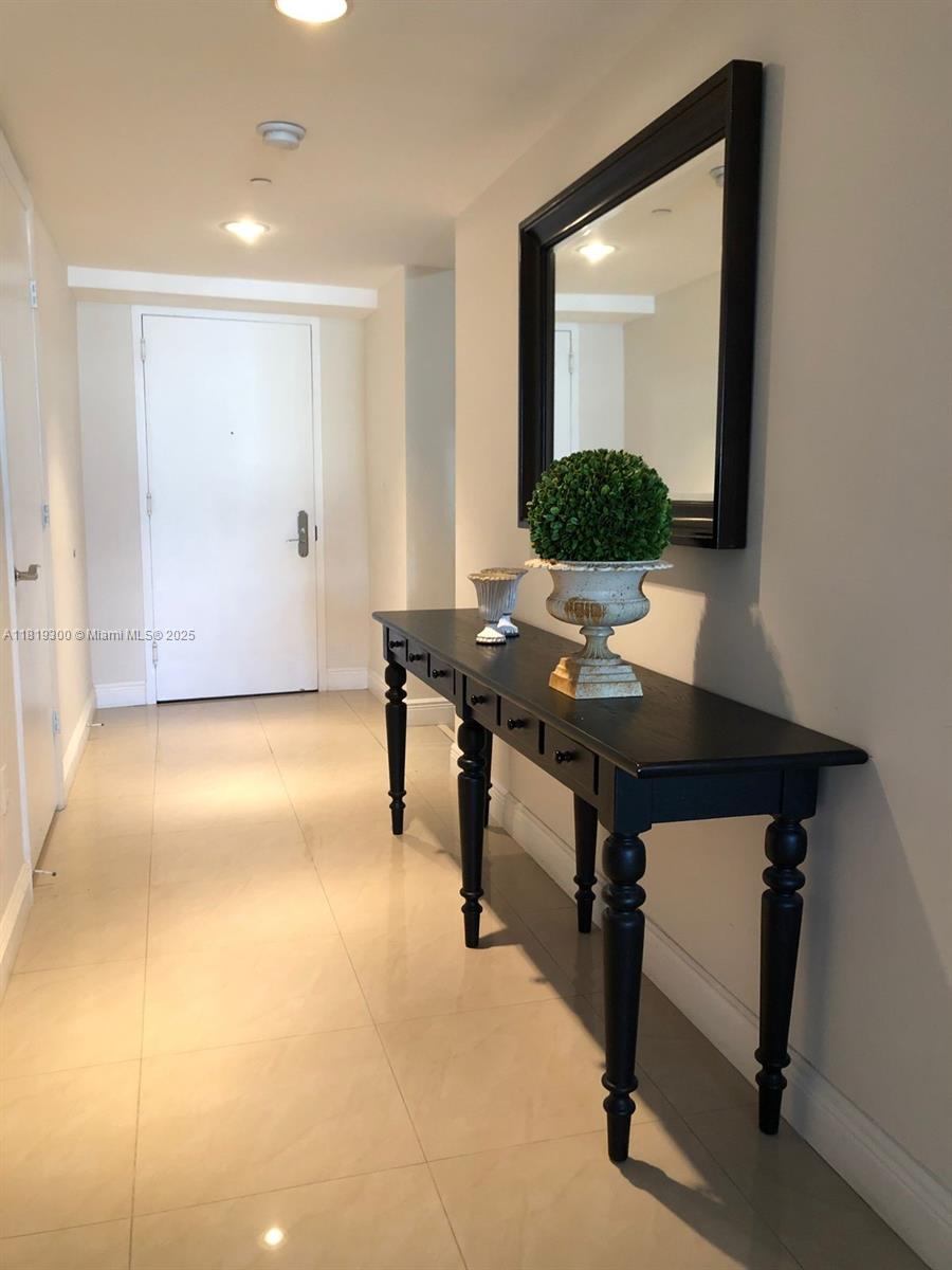 1800 S Ocean Dr 908