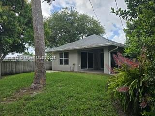COUNTRY CLUB ACRES 3 - Residential Lease
