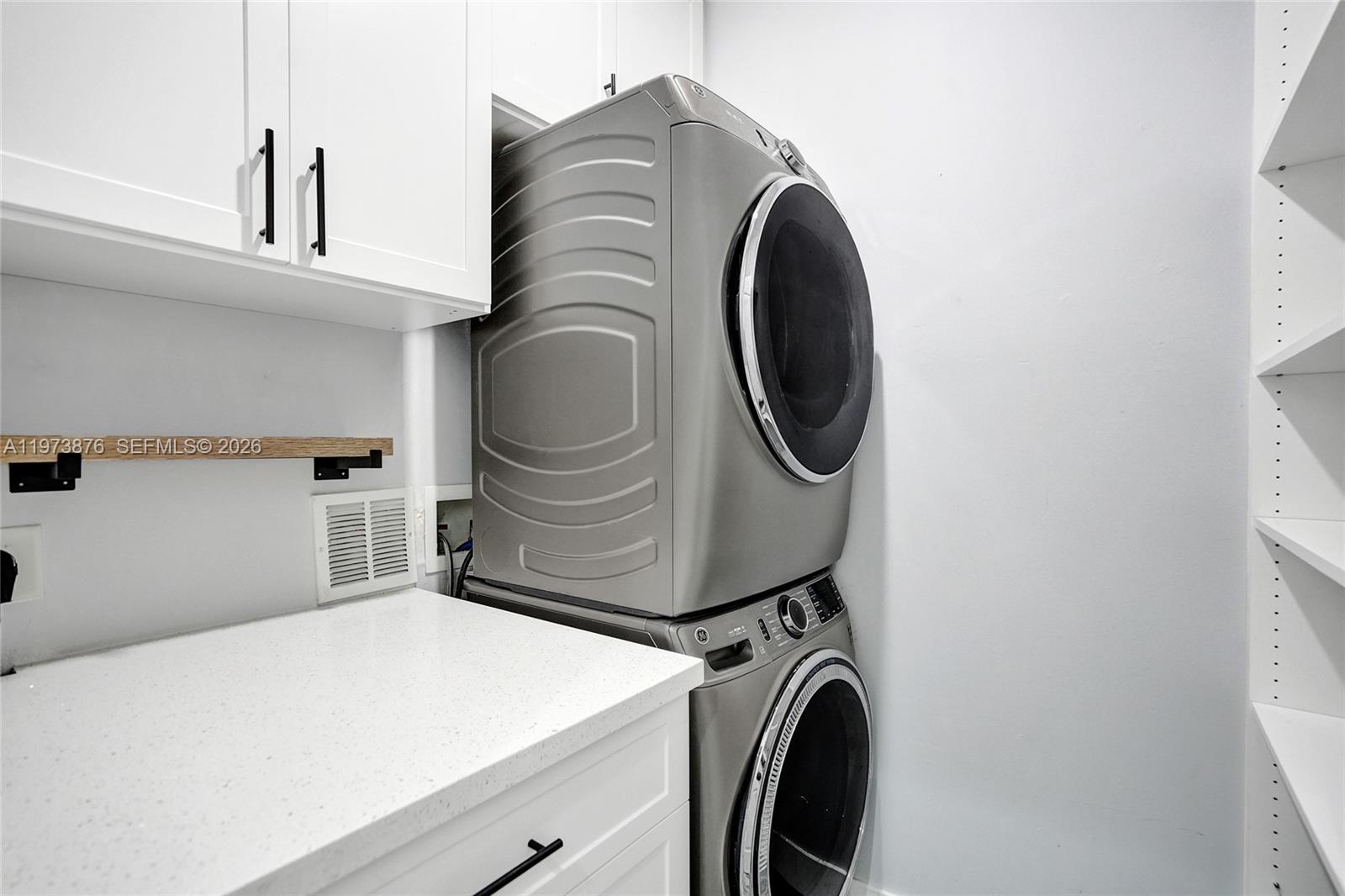 LAKEVIEW WEST - Residential Lease