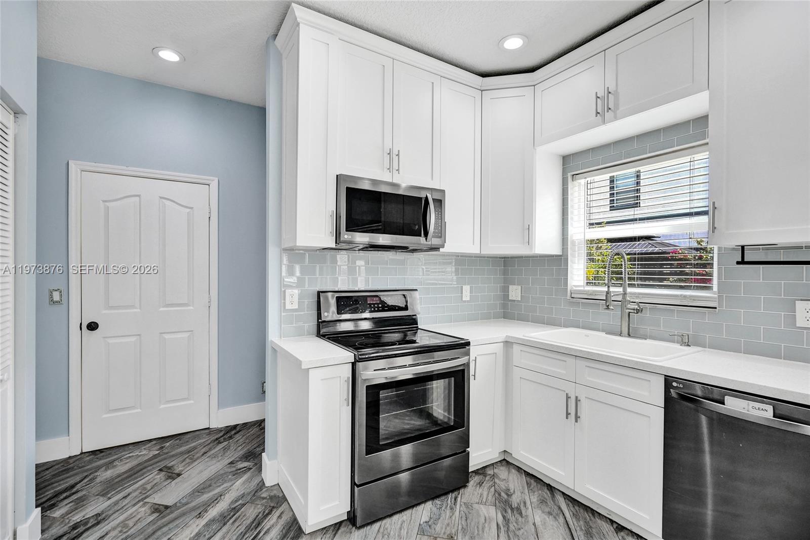 LAKEVIEW WEST - Residential Lease