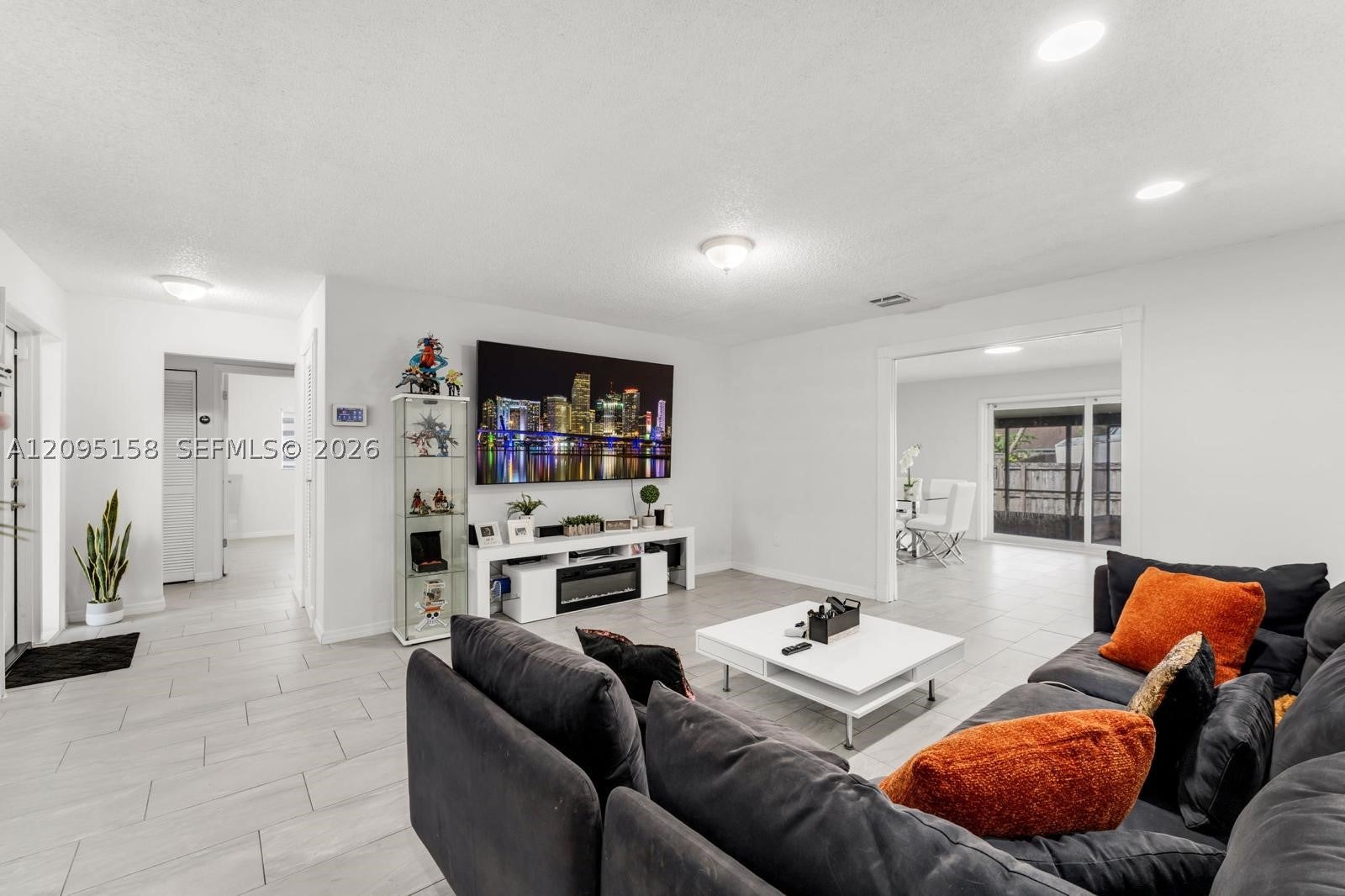 1661 N Goldeneye Ln
