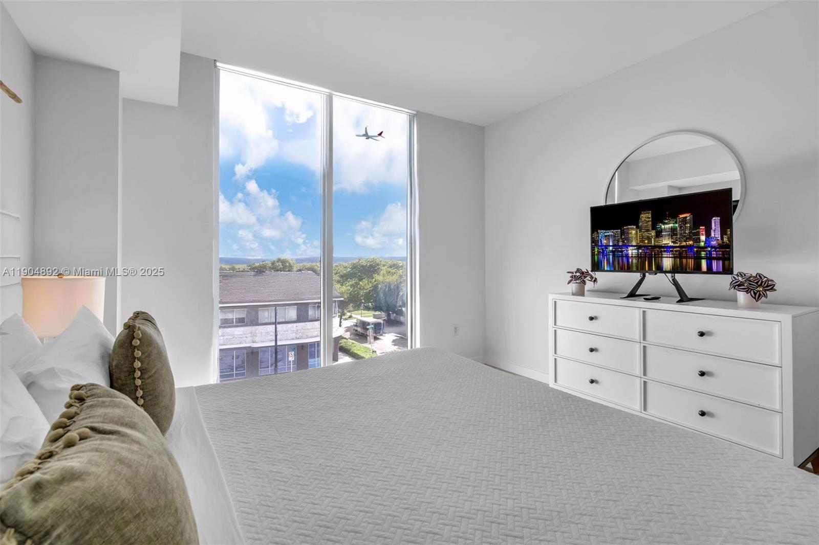 QUADRO CONDO - Residential