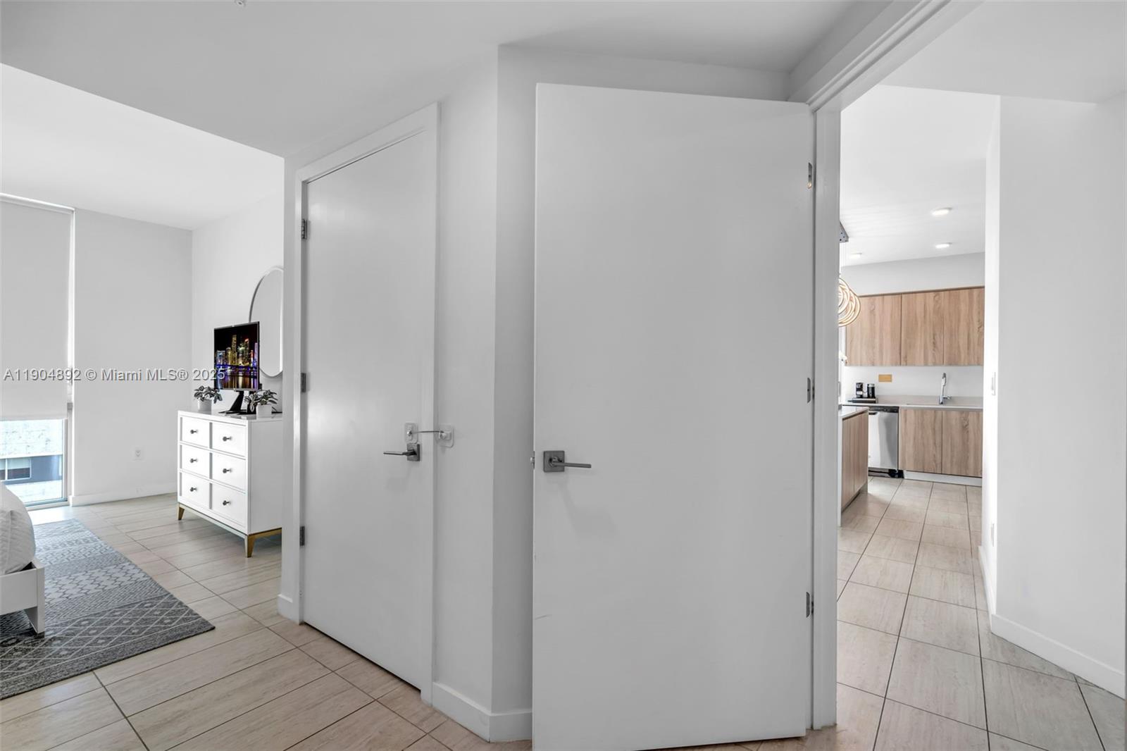 QUADRO CONDO - Residential