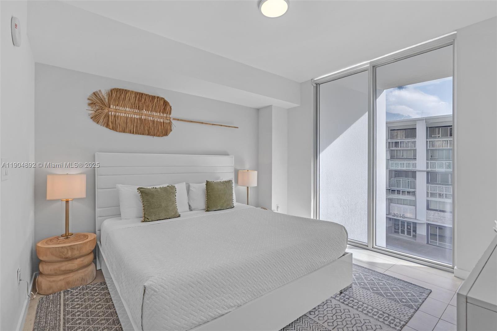 QUADRO CONDO - Residential