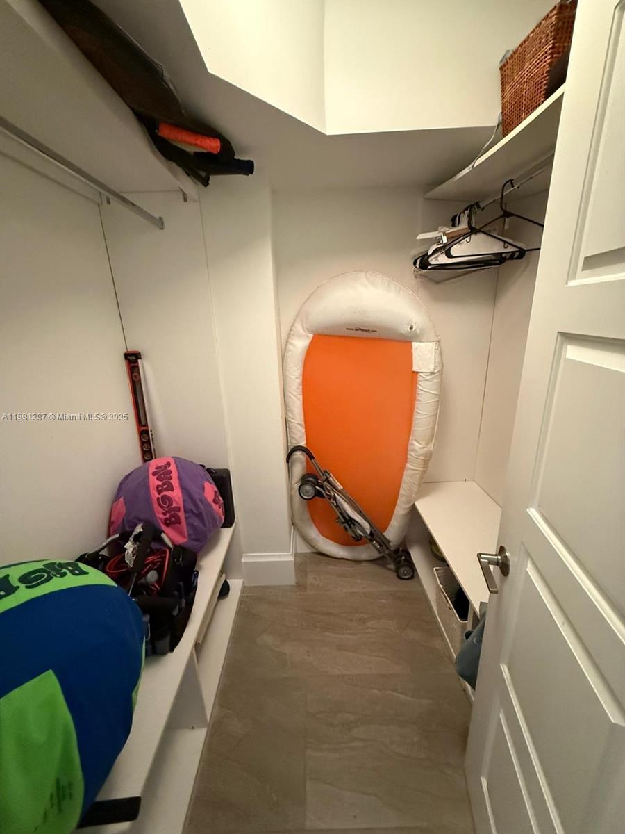 OCEAN CLUB CONDO - Residential Lease