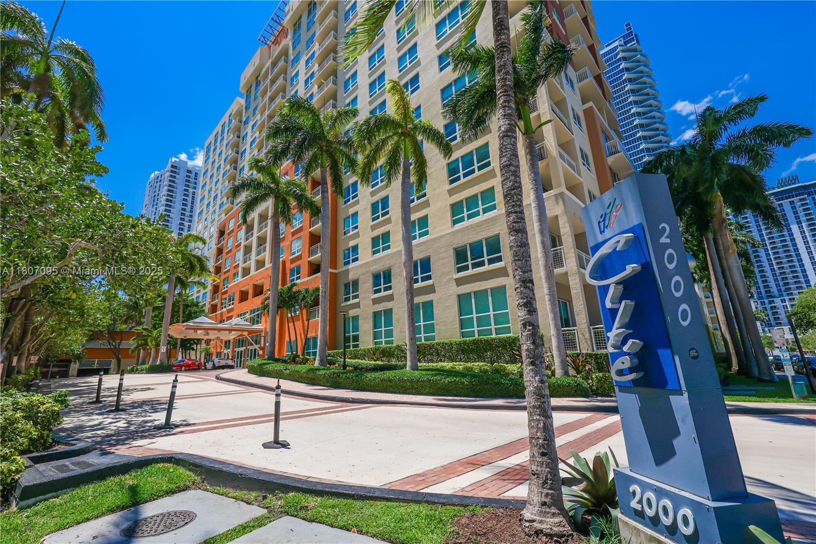 2000 N Bayshore Dr 228, Miami, Broward County, Florida - 2 Bedrooms  
2 Bathrooms - 