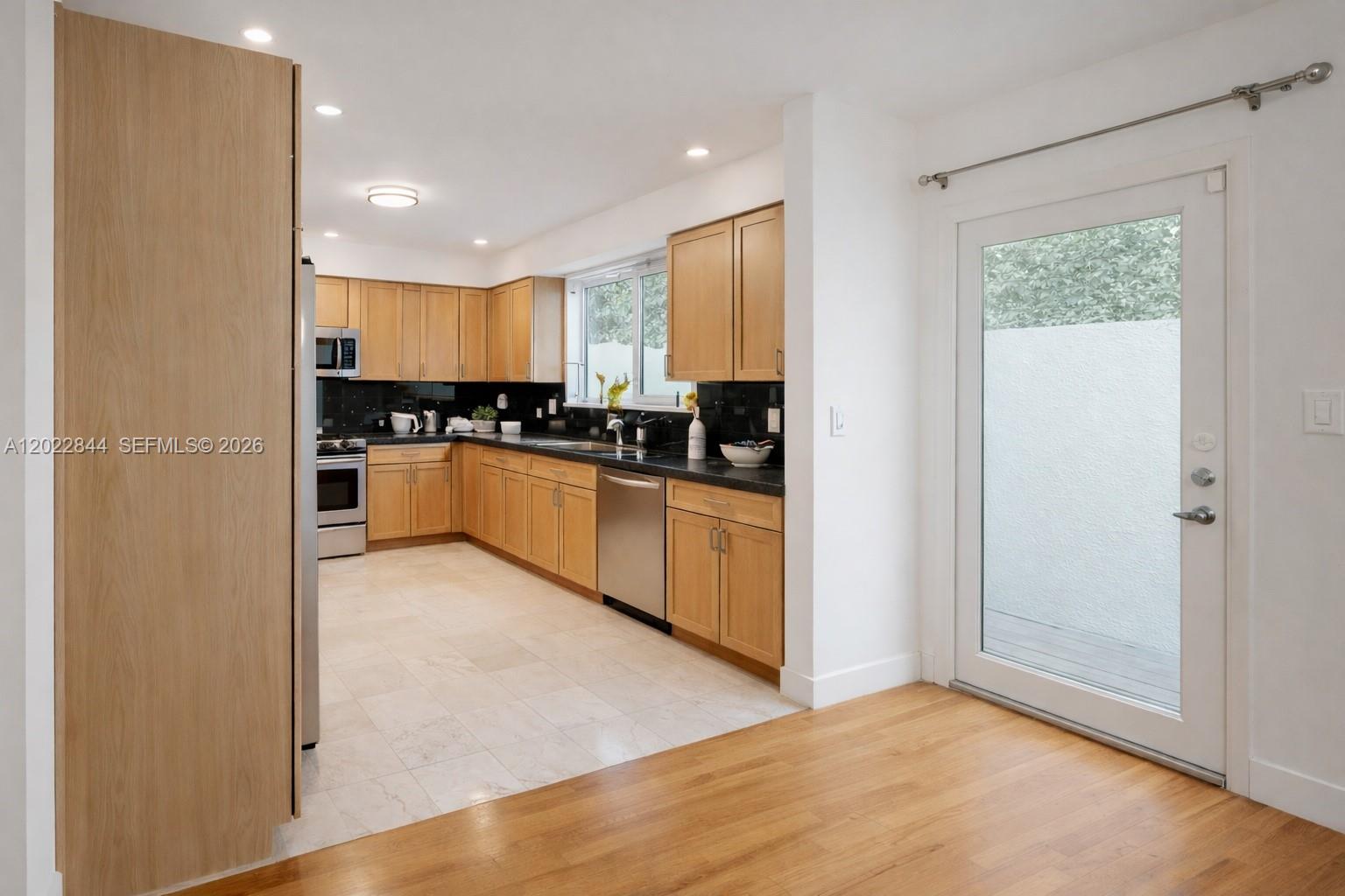 2965 W Trade Ave 0