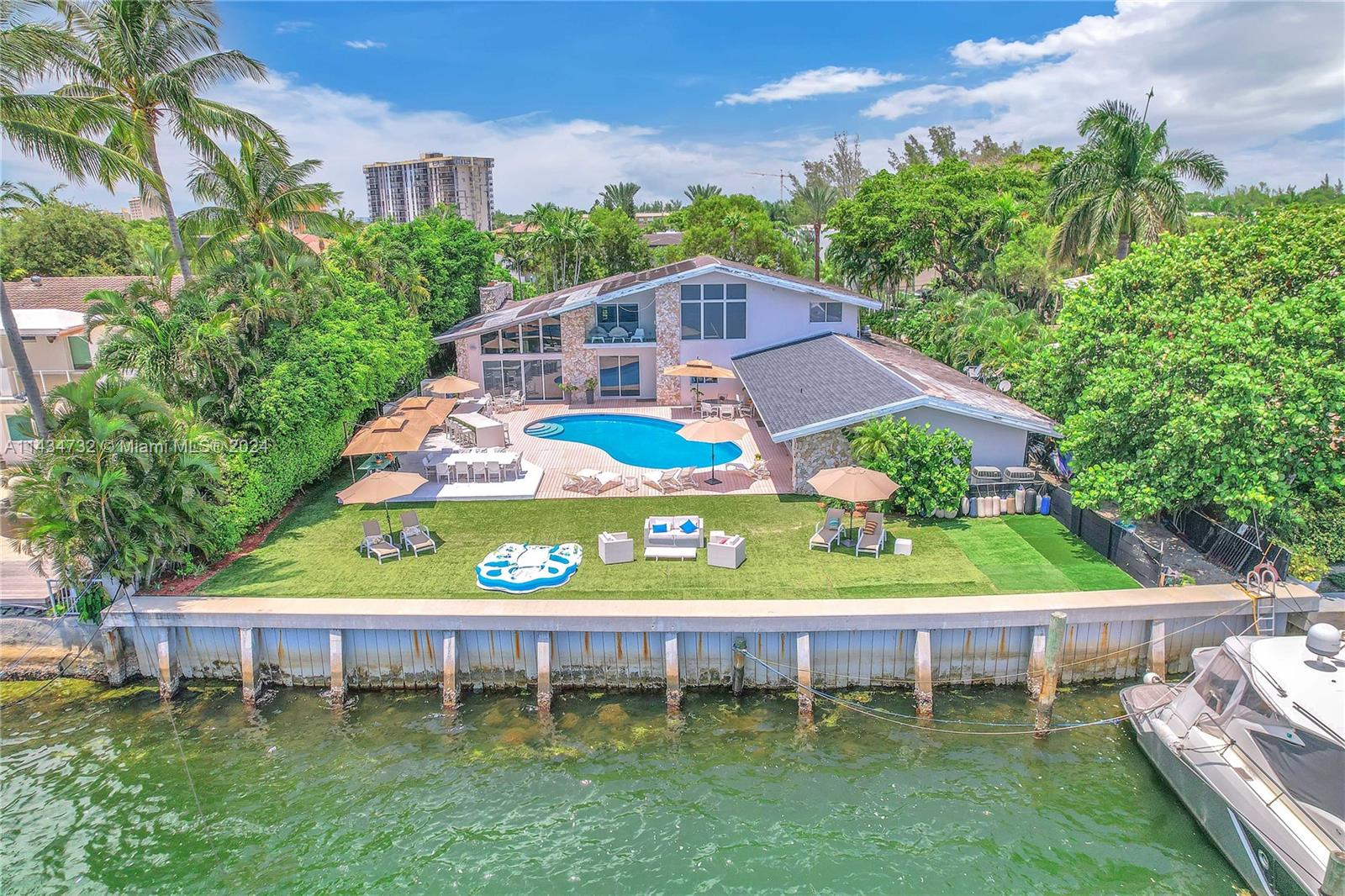 KEYSTONE ISLAND - Residential