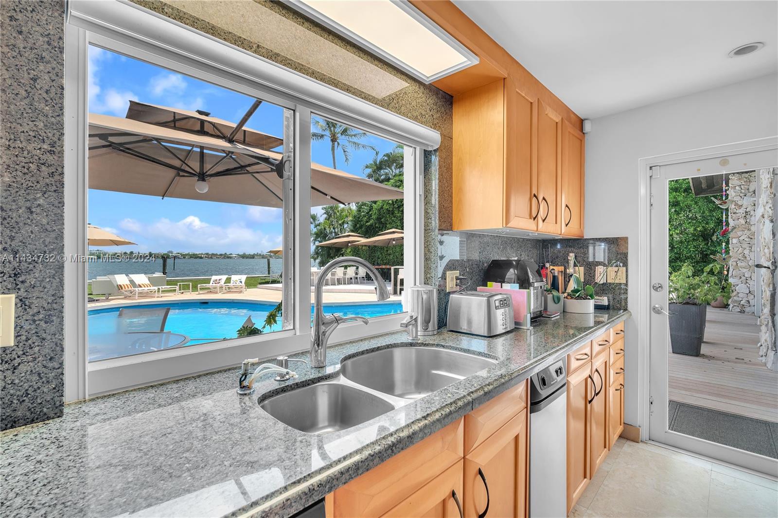 KEYSTONE ISLAND - Residential