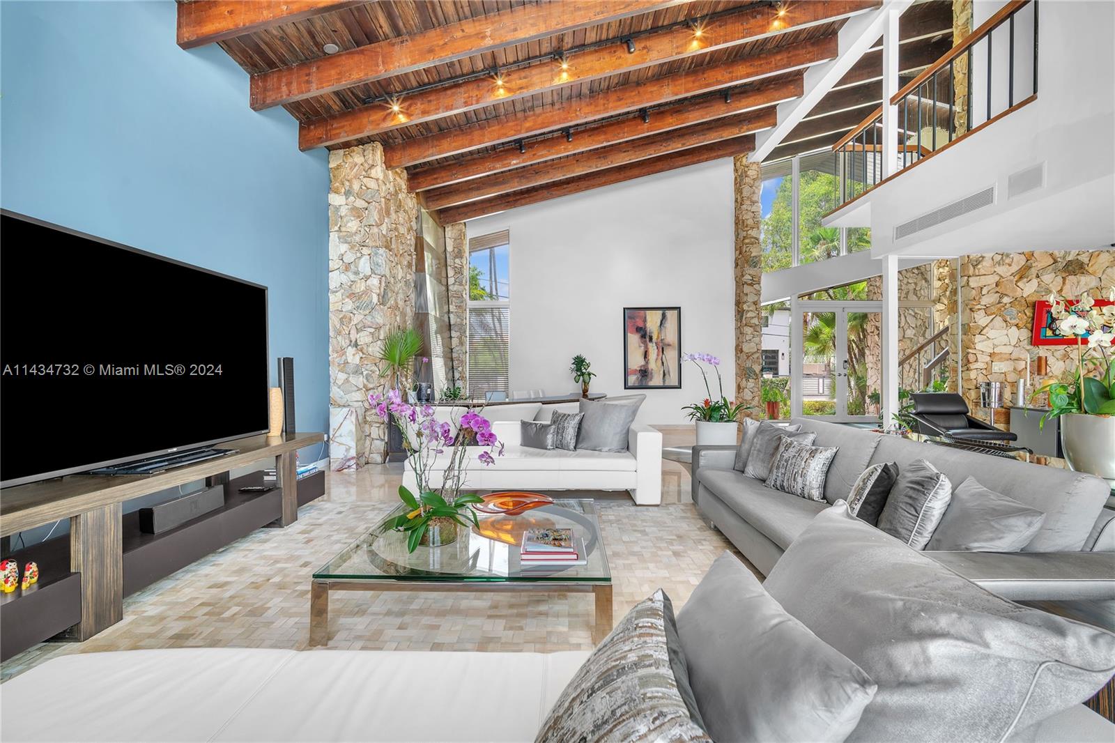 KEYSTONE ISLAND - Residential