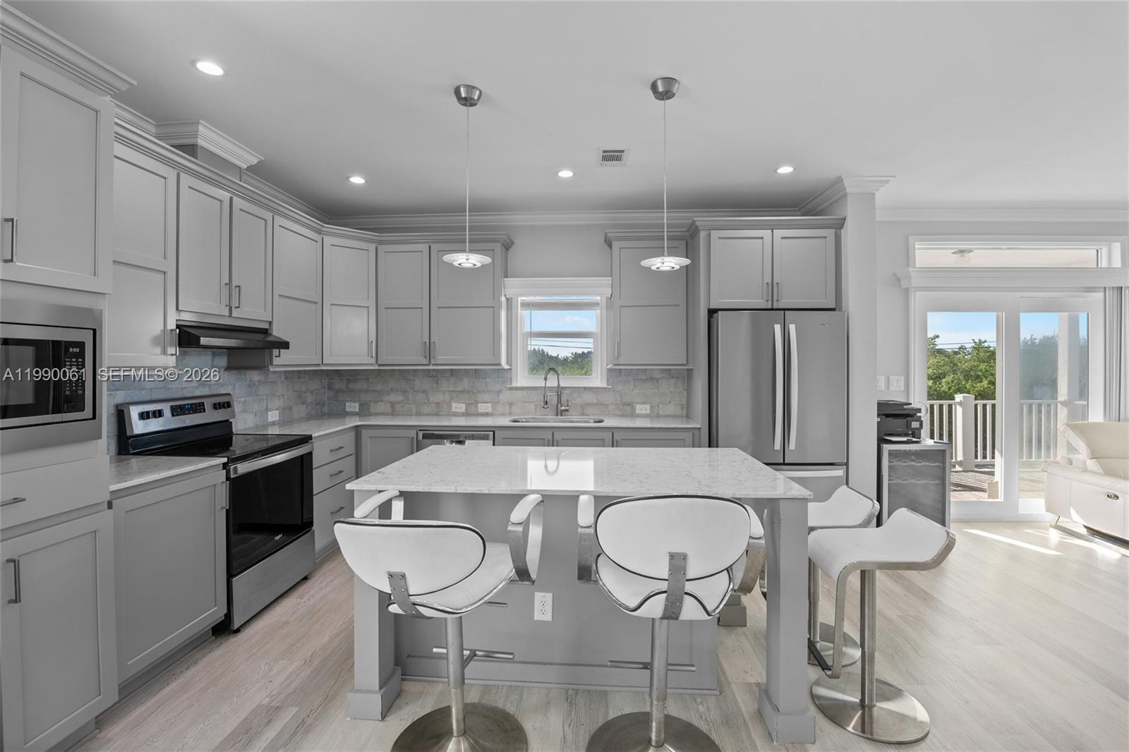 SUNSET BAY - Residential