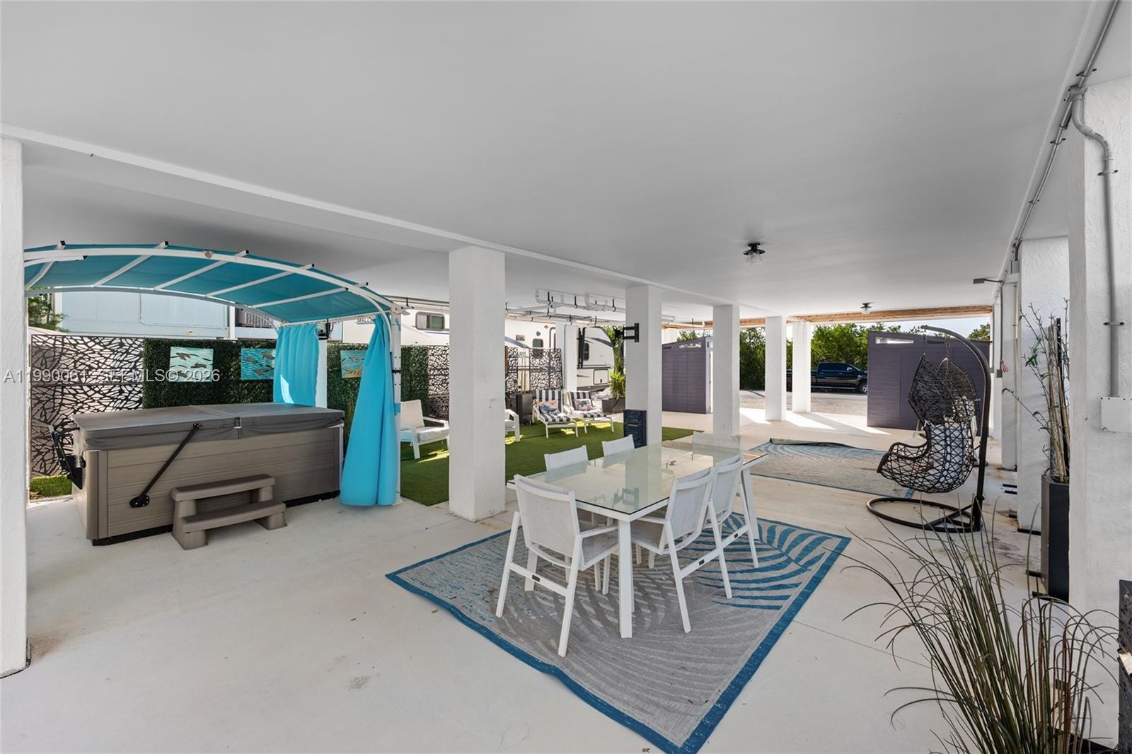 SUNSET BAY - Residential
