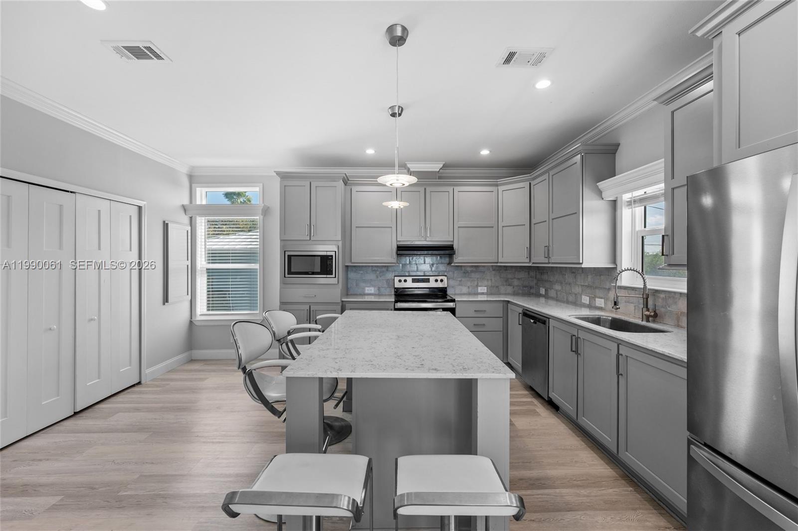 SUNSET BAY - Residential