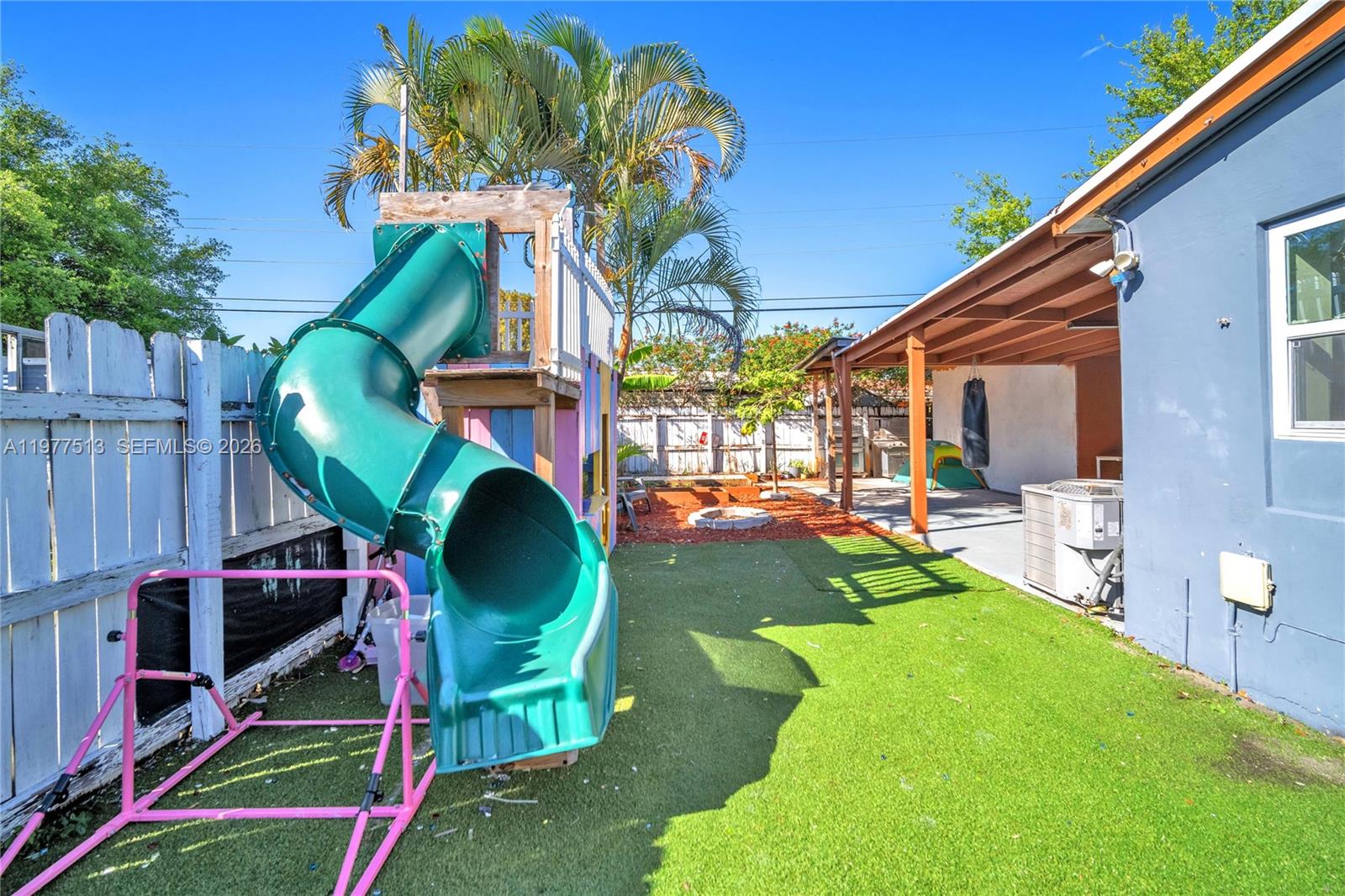 HERITAGE HOMES FIRST ADD - Residential