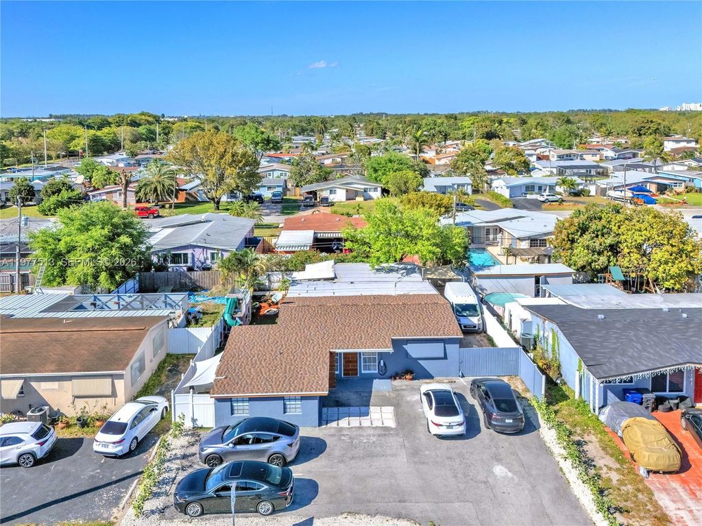 Photo of 7151 Taft St, Hollywood, FL 33024 (MLS # A11977513)