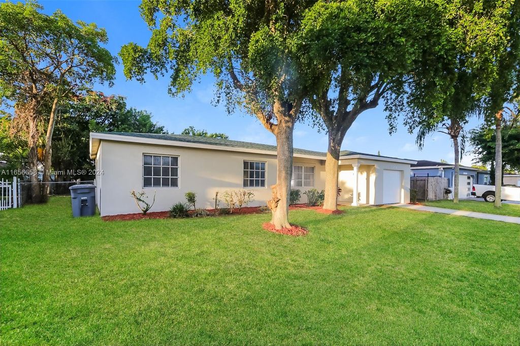 Photo of 10850 Eureka St, Boca Raton, FL 33428 (MLS # A11656658)