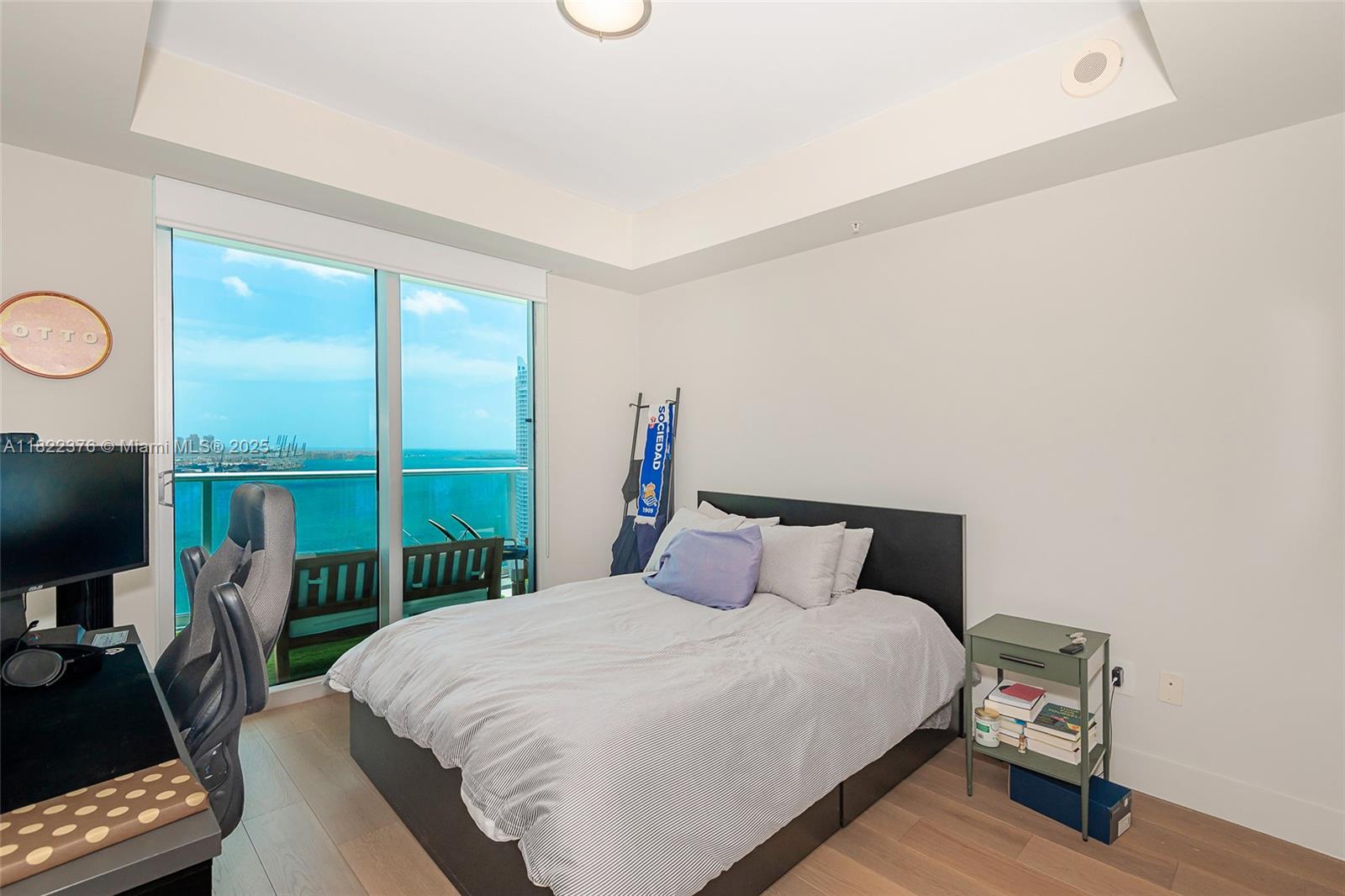 MET 1 CONDO - Residential