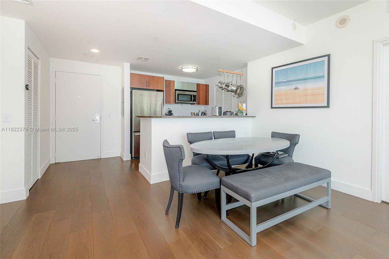 MET 1 CONDO - Residential